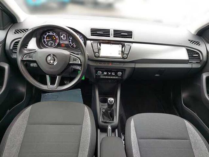 SKODA Fabia Ambition*PDC*NAVI*ACC