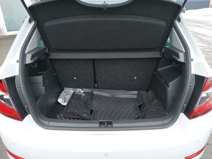 SKODA Fabia Ambition*PDC*NAVI*ACC