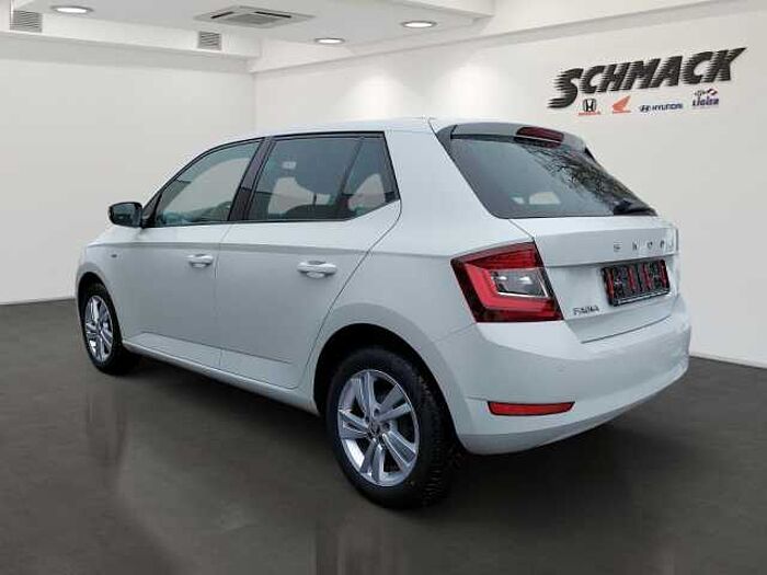 SKODA Fabia Ambition*PDC*NAVI*ACC