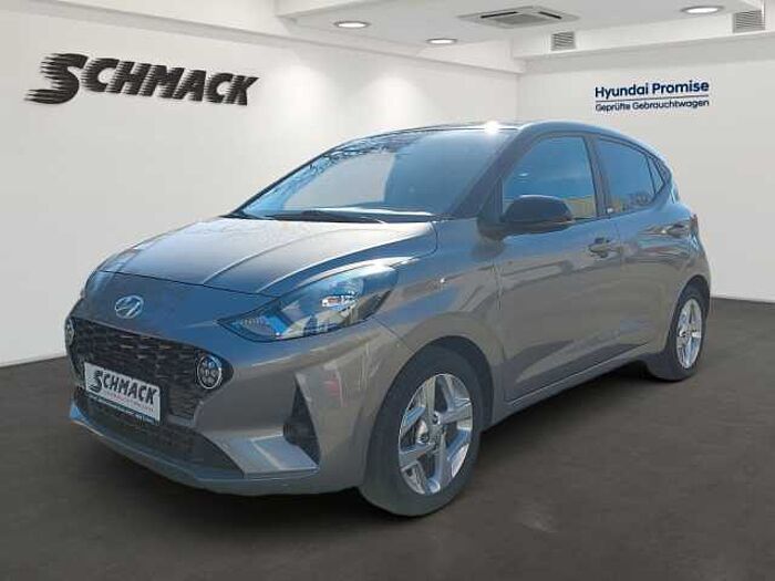 Hyundai i10 Intro Edition*NAVI*SHZG*