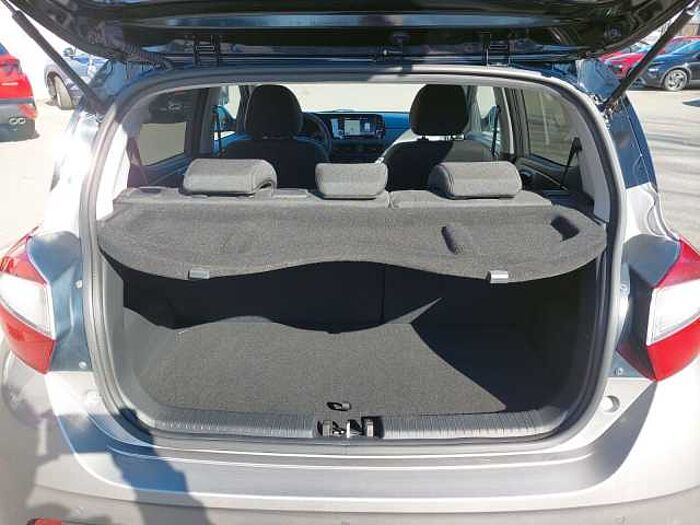 Hyundai i10 Intro Edition*NAVI*SHZG*