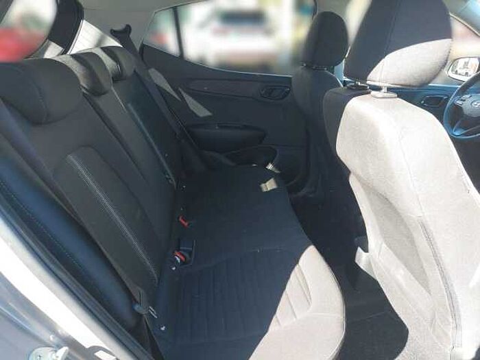 Hyundai i10 Intro Edition*NAVI*SHZG*