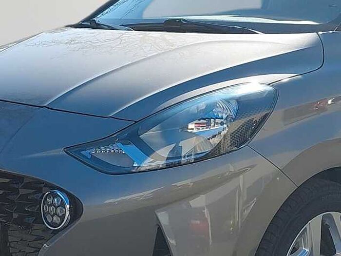 Hyundai i10 Intro Edition*NAVI*SHZG*