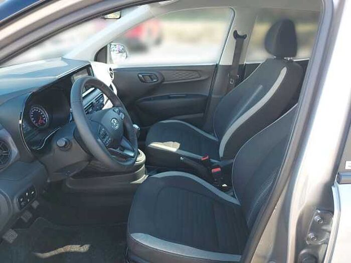 Hyundai i10 Intro Edition*NAVI*SHZG*