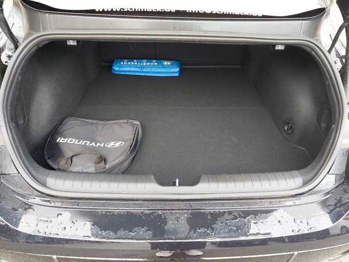 Hyundai IONIQ 6 Uniq Elektro 4WD*DIG. AUßENSPIEGEL*PDC